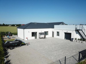 Helles Appartement in Paprotno mit Terrasse, Gąski